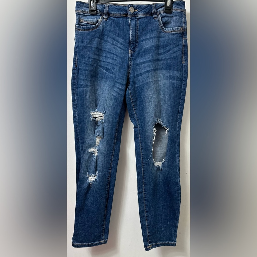 Harmony & Havoc Trendy Blue Distressed Ankle Jeans. Like new